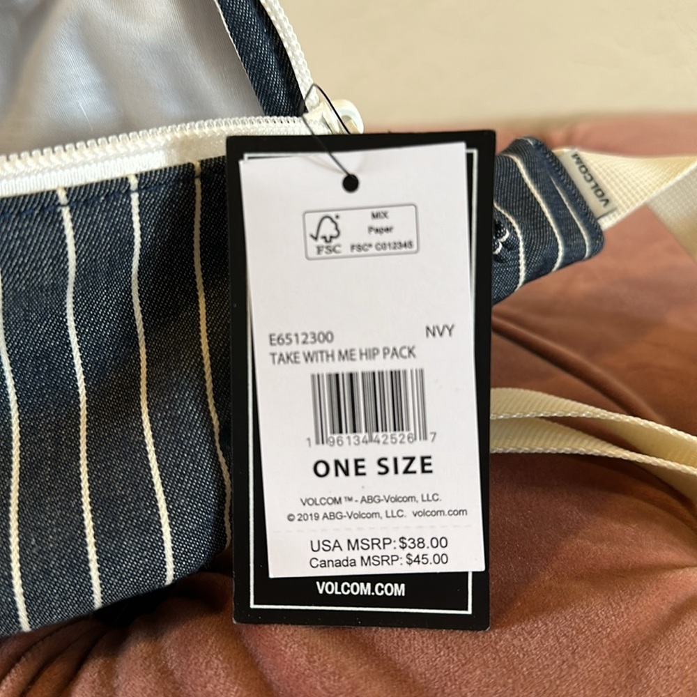 Volcom Fanny Pack - Picture 4 of 5